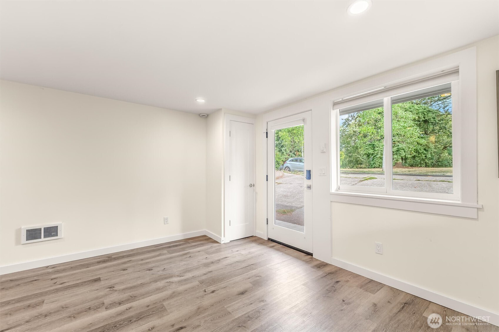 9251 N Ashworth Avenue N, Seattle, WA 98103