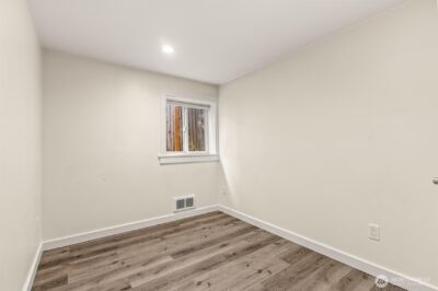 9251 N Ashworth Avenue N, Seattle, WA 98103 - Photo 14