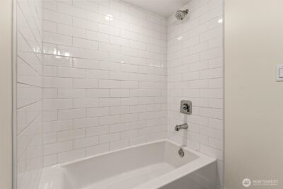 9251 N Ashworth Avenue N, Seattle, WA 98103 - Photo 15