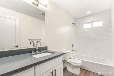 9251 N Ashworth Avenue N, Seattle, WA 98103 - Photo 18
