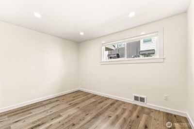 9251 N Ashworth Avenue N, Seattle, WA 98103 - Photo 19