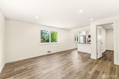 9251 N Ashworth Avenue N, Seattle, WA 98103 - Photo 25