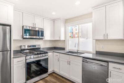 9251 N Ashworth Avenue N, Seattle, WA 98103 - Photo 28