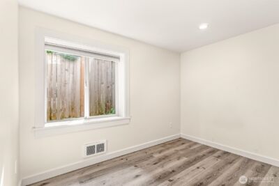 9251 N Ashworth Avenue N, Seattle, WA 98103 - Photo 7