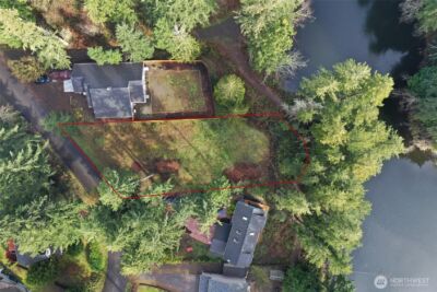 18512 Woodside Drive SE, Yelm, WA 98597 - Photo 2