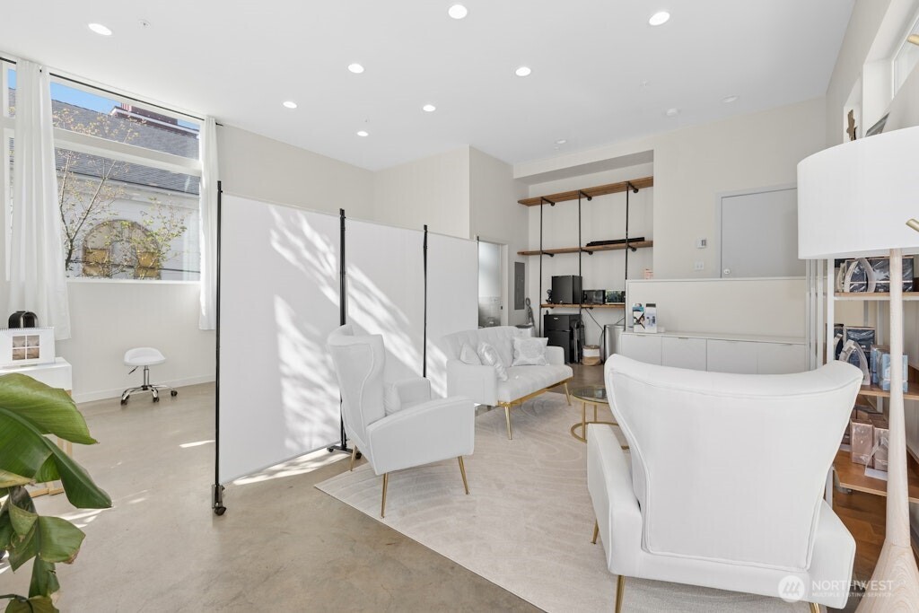 4153 California Avenue SW, Seattle, WA 98116-4101