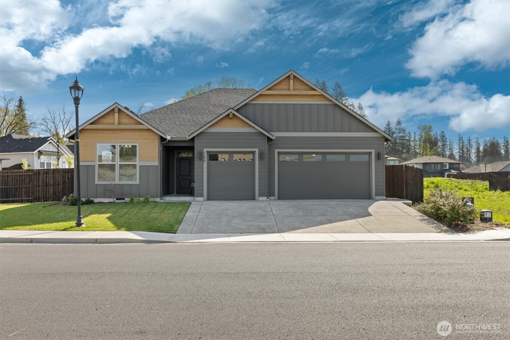135 SE Airedale Ave , La Center, WA 98629