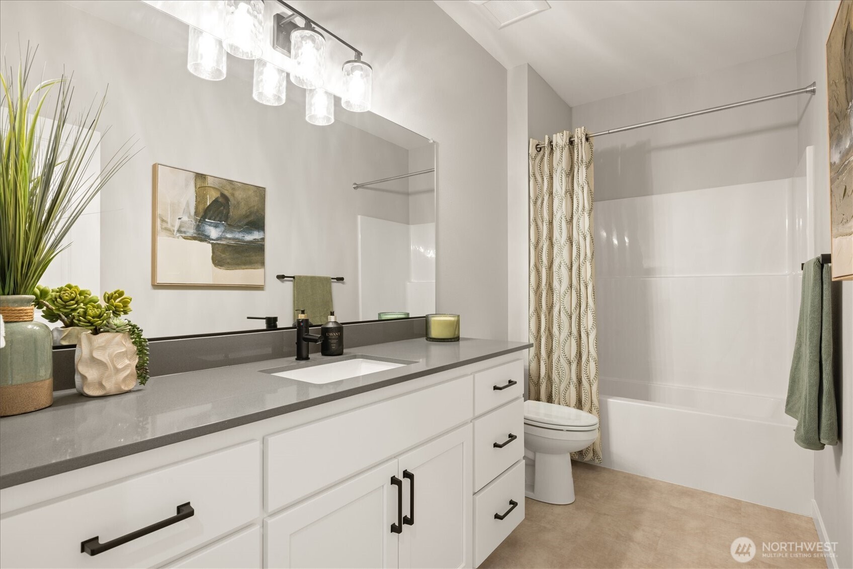 135 SE Airedale Ave , La Center, WA 98629