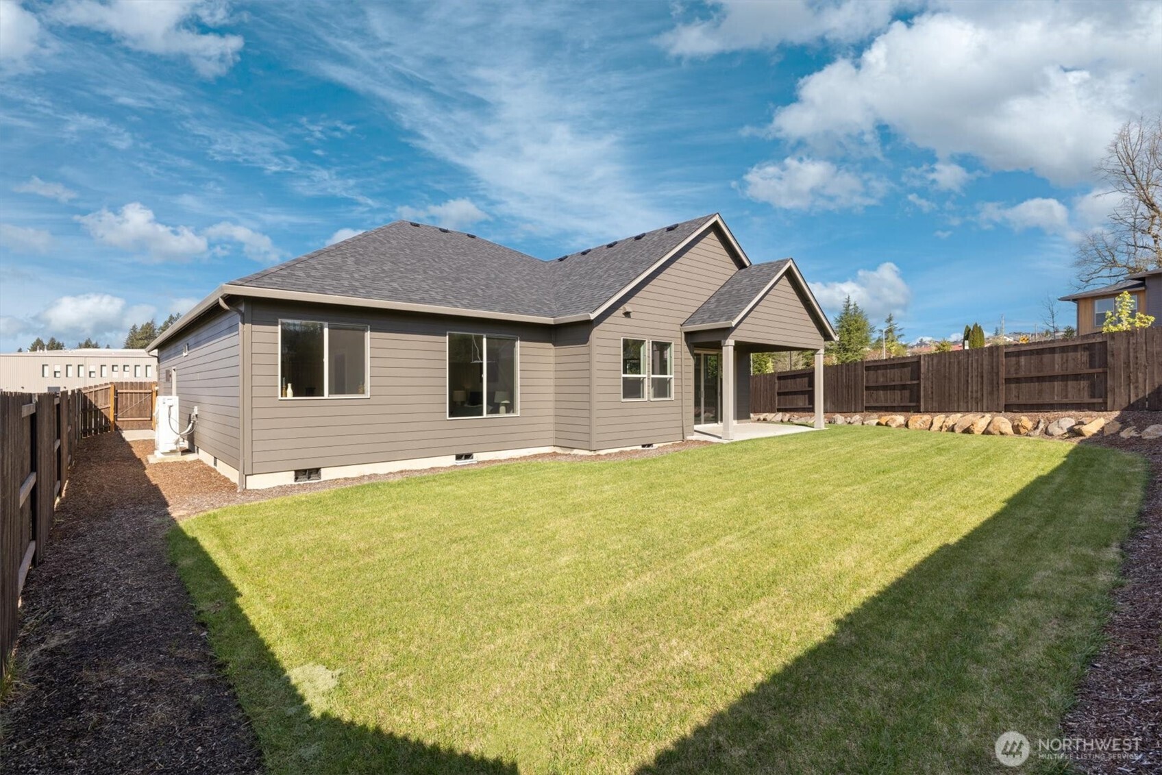 135 SE Airedale Ave , La Center, WA 98629