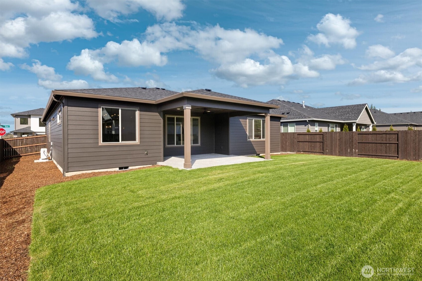 151 E Airedale Avenue , La Center, WA 98629
