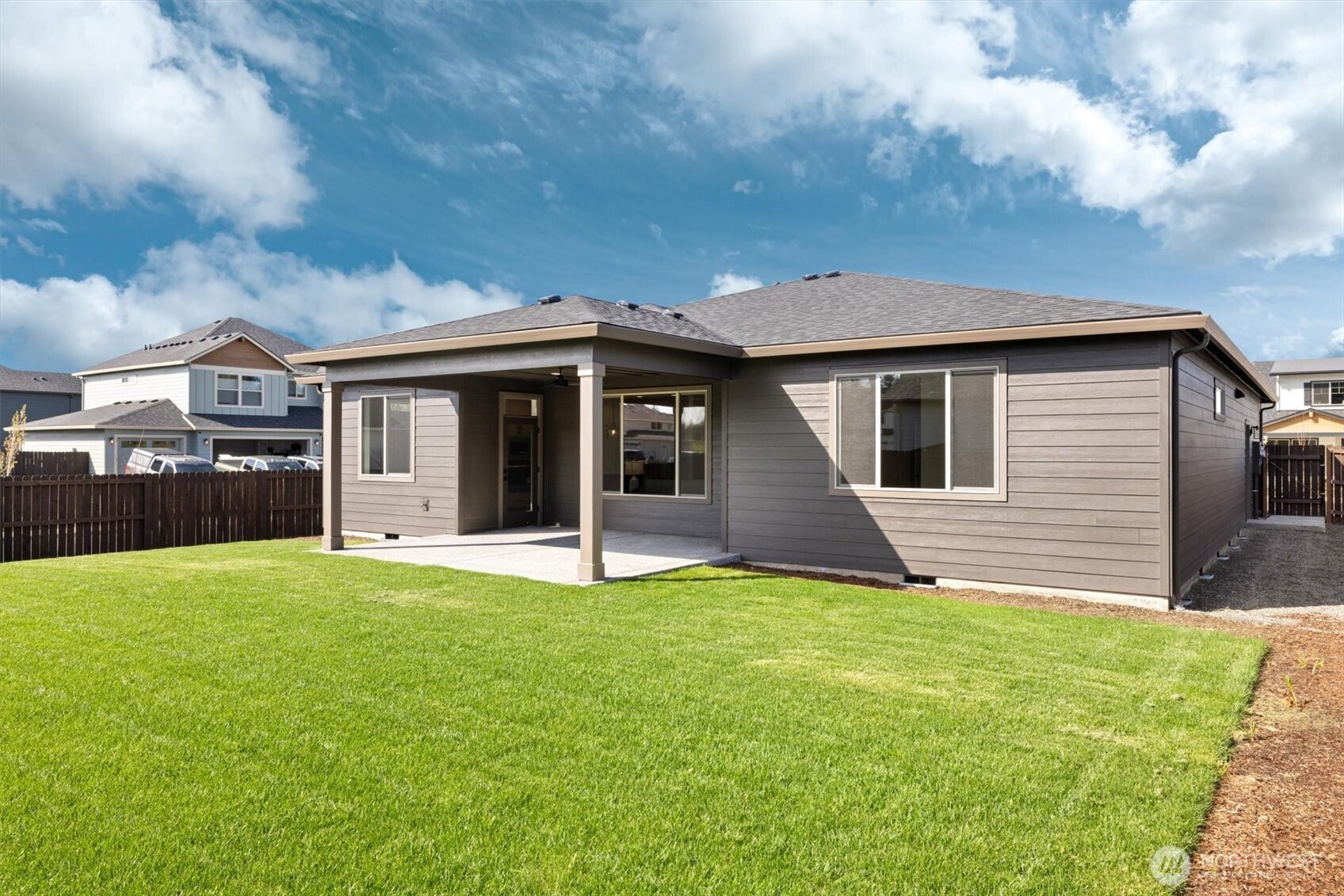 151 E Airedale Avenue , La Center, WA 98629