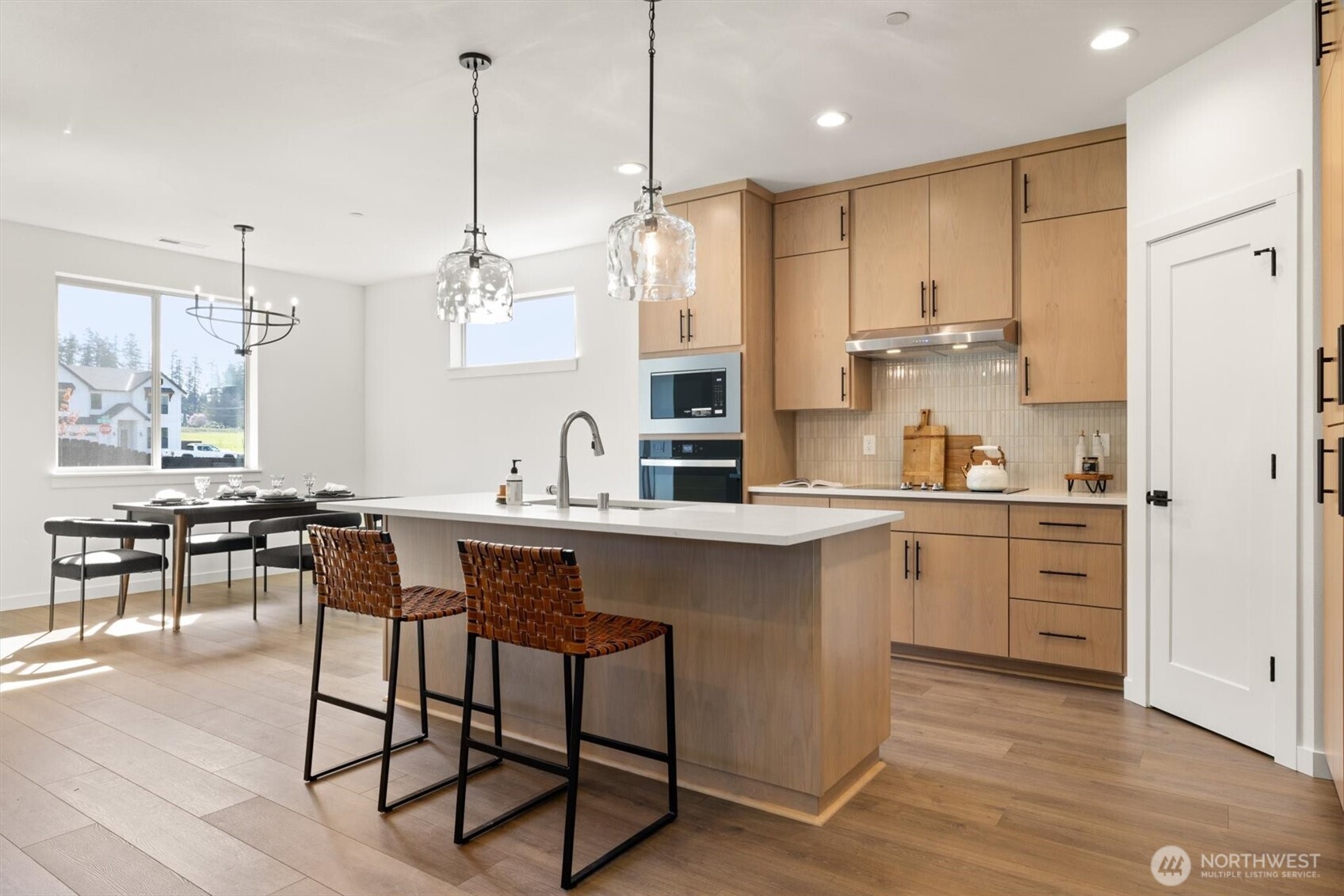 151 E Airedale Avenue , La Center, WA 98629