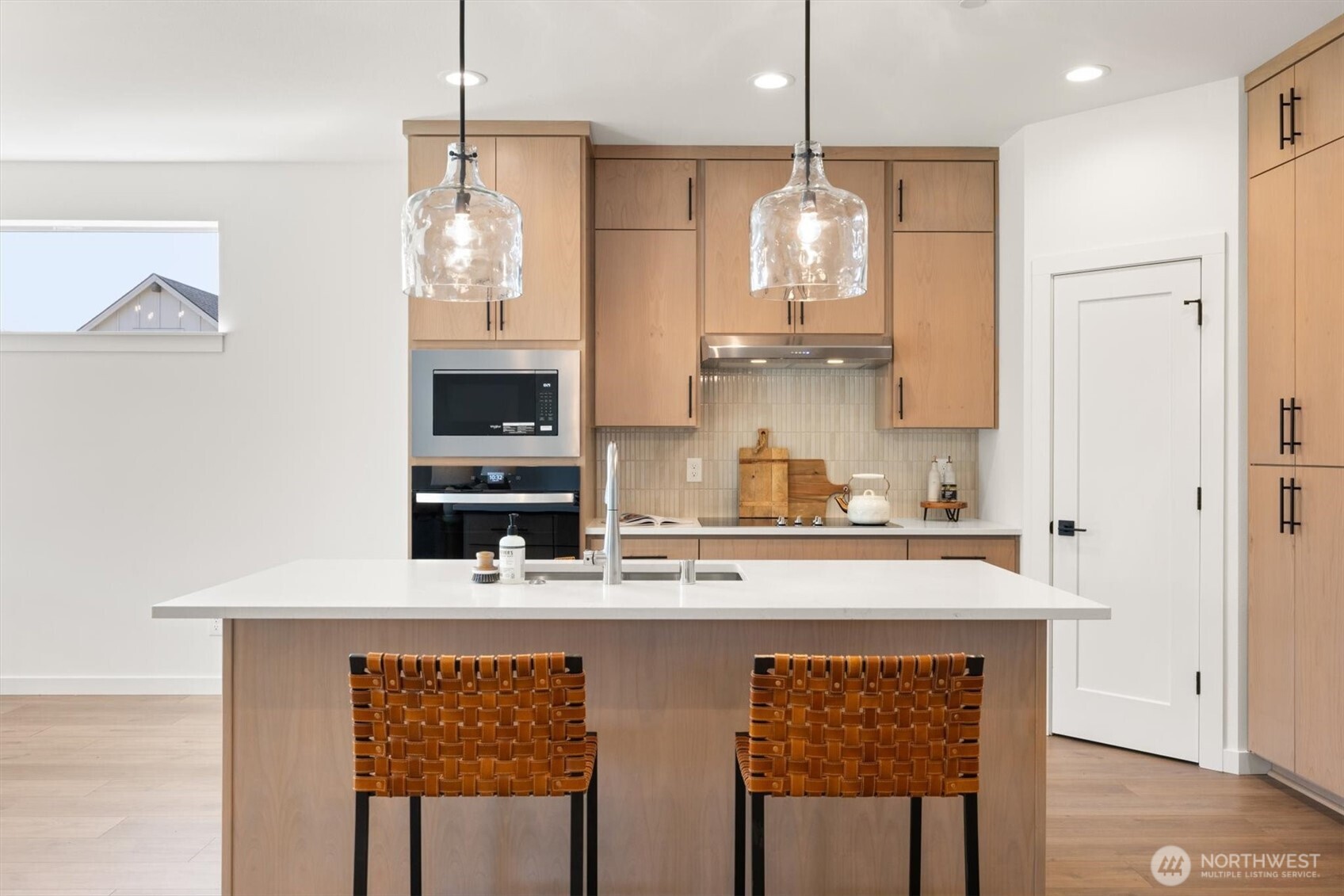 151 E Airedale Avenue , La Center, WA 98629