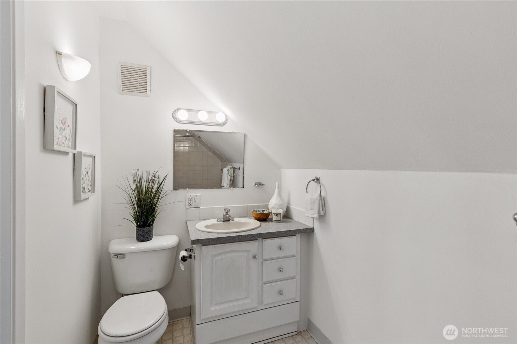 1830 N 54th Street , Seattle, WA 98103