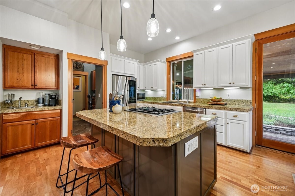 10507 Pioneer Drive , Anderson Island, WA 98303