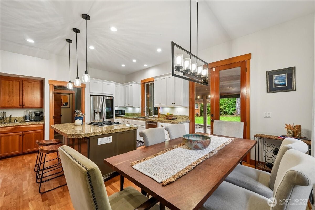 10507 Pioneer Drive , Anderson Island, WA 98303