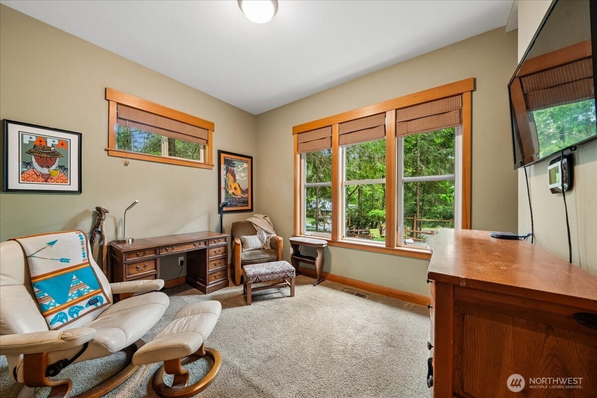 10507 Pioneer Drive , Anderson Island, WA 98303