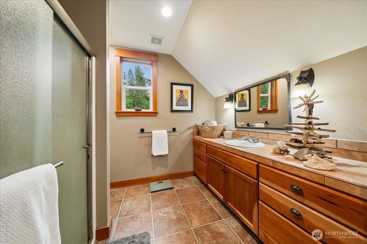 10507 Pioneer Drive , Anderson Island, WA 98303