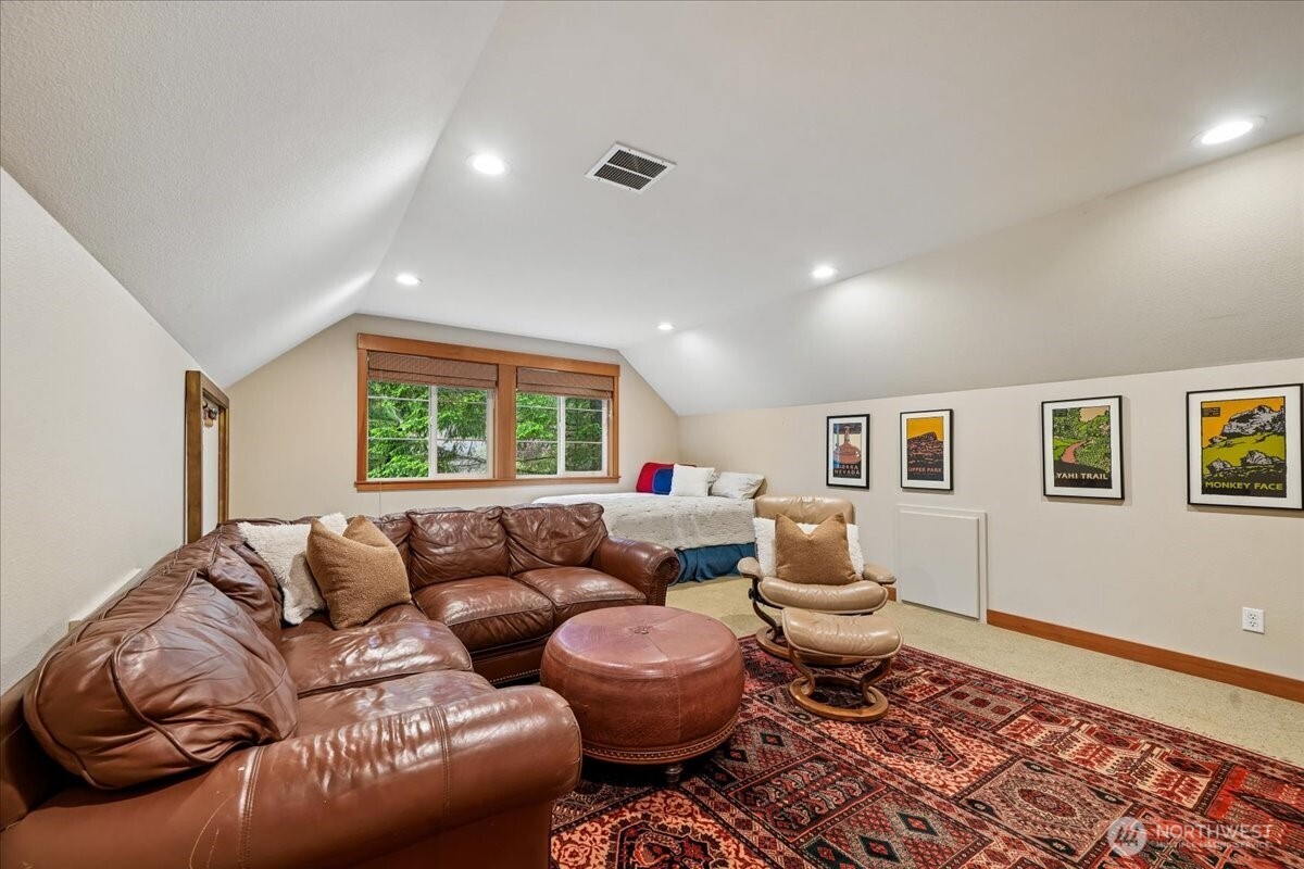 10507 Pioneer Drive , Anderson Island, WA 98303