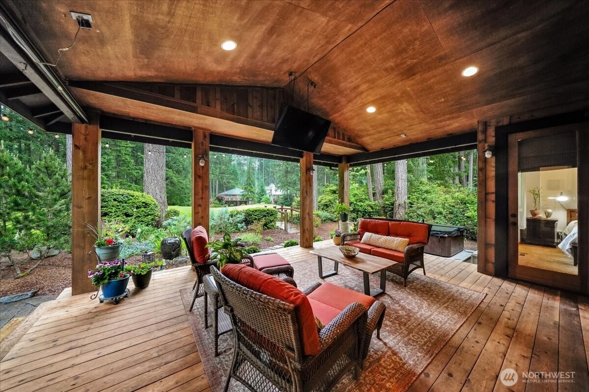 10507 Pioneer Drive , Anderson Island, WA 98303