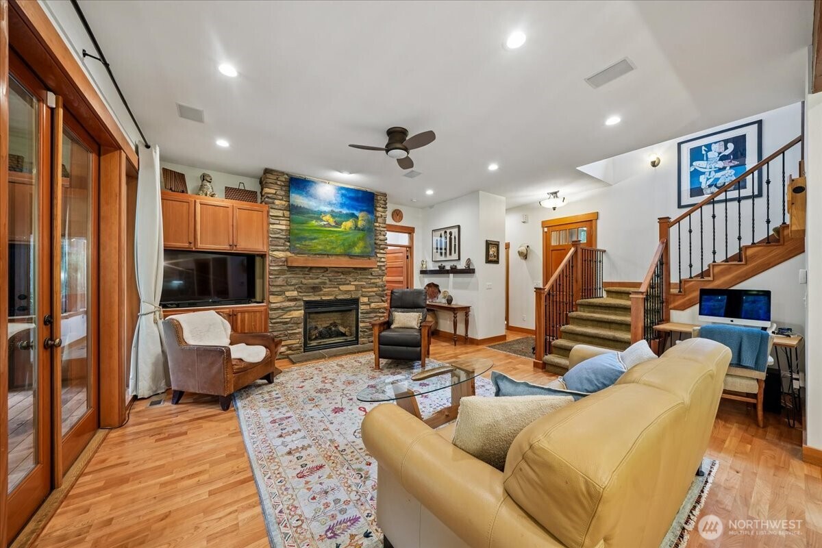 10507 Pioneer Drive , Anderson Island, WA 98303