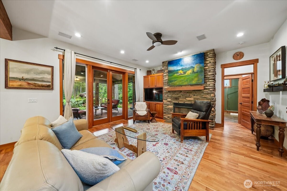 10507 Pioneer Drive , Anderson Island, WA 98303