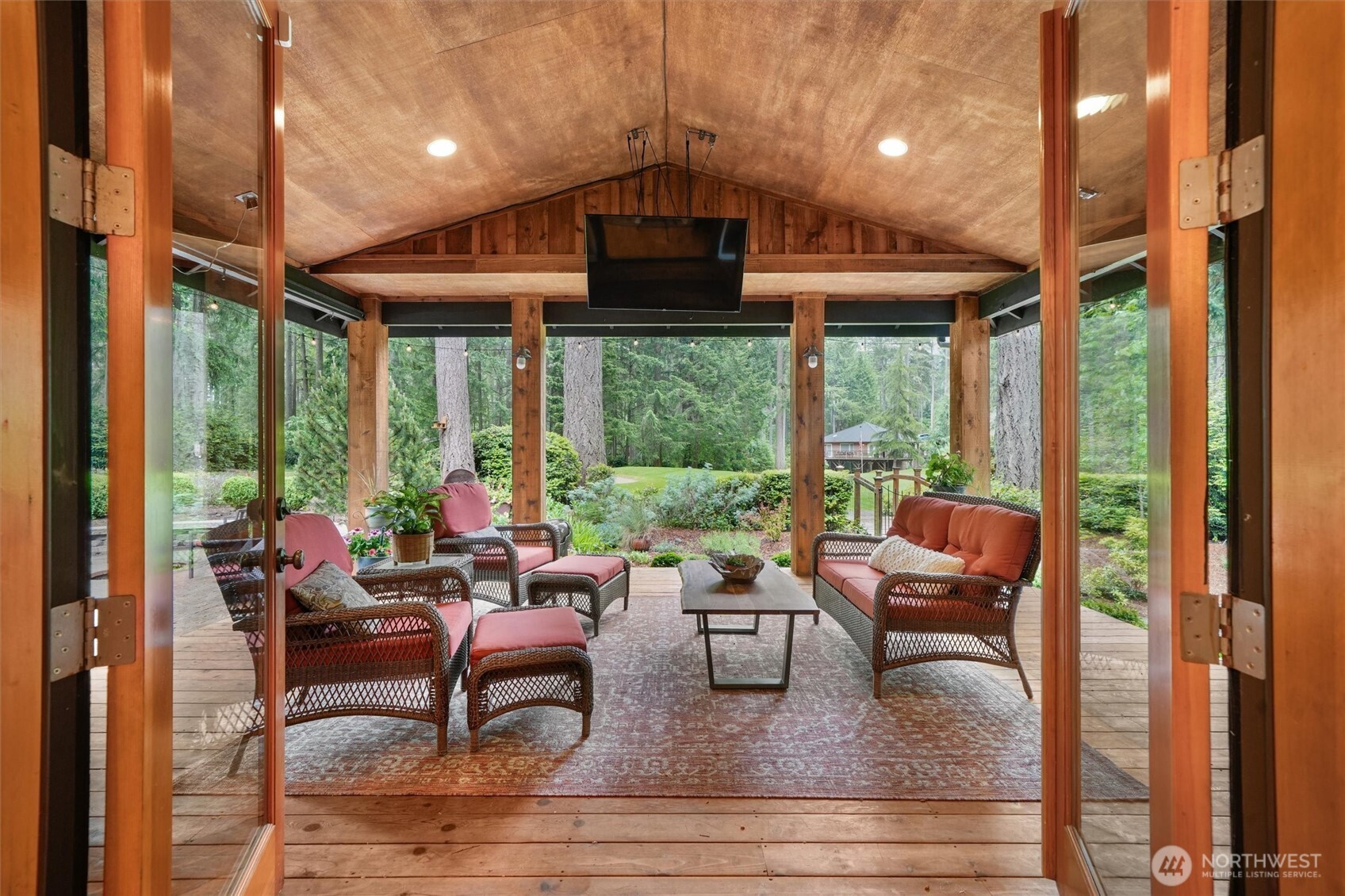 10507 Pioneer Drive , Anderson Island, WA 98303