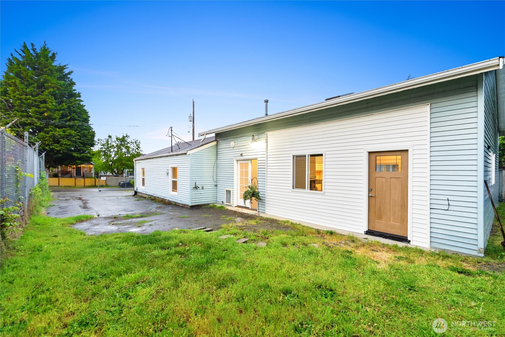 8419 S 116th , Seattle, WA 98178