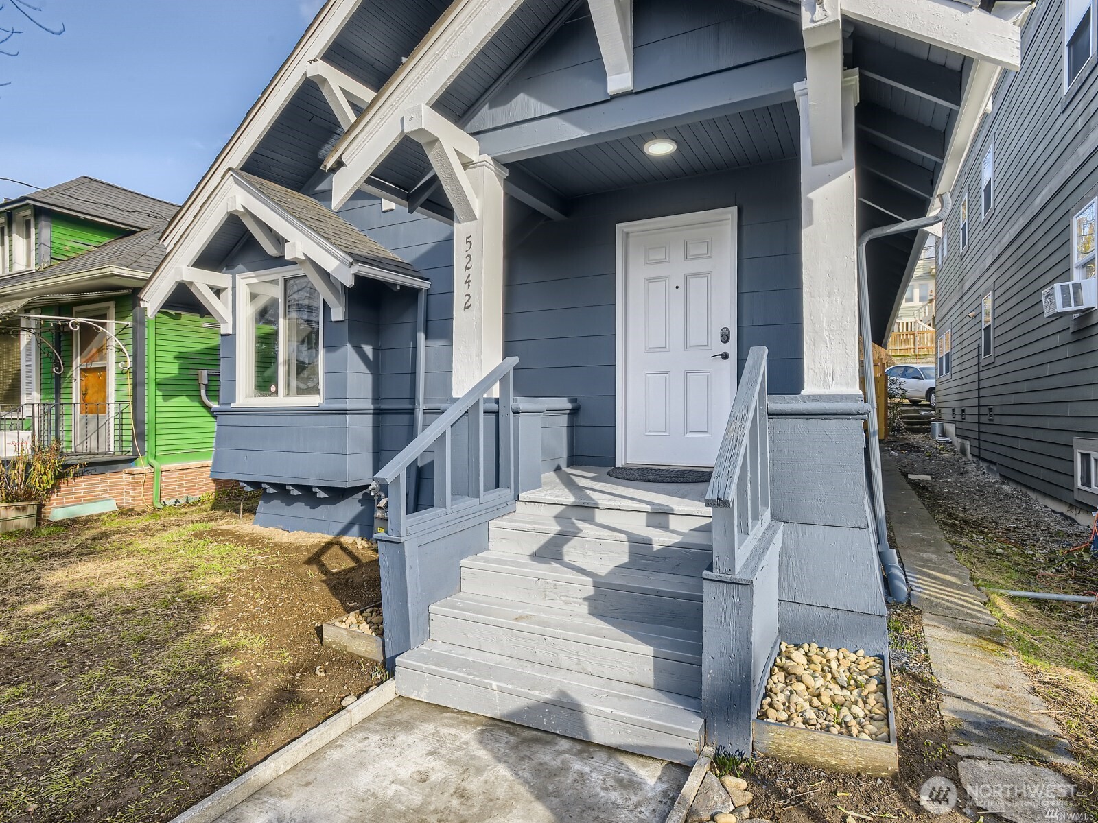 5242 11 Avenue NE, Seattle, WA 98105