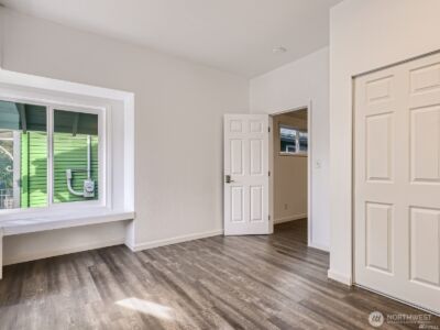 5242 11 Avenue NE, Seattle, WA 98105 - Photo 5
