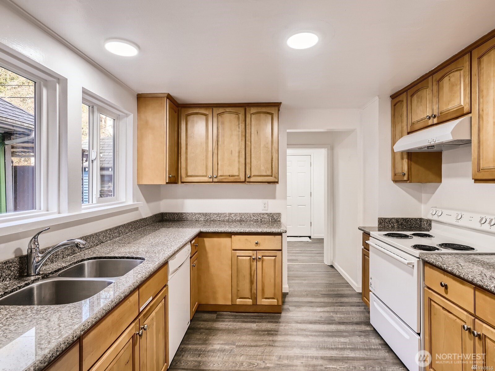 5242 11 Avenue NE, Seattle, WA 98105
