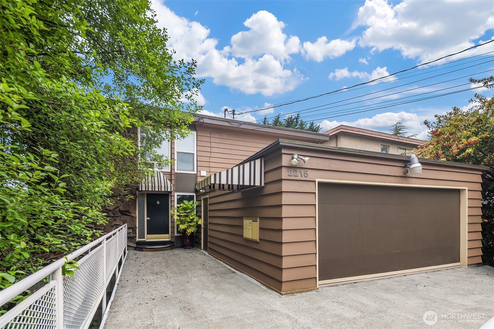 2215 W Raye Street , Seattle, WA 98199