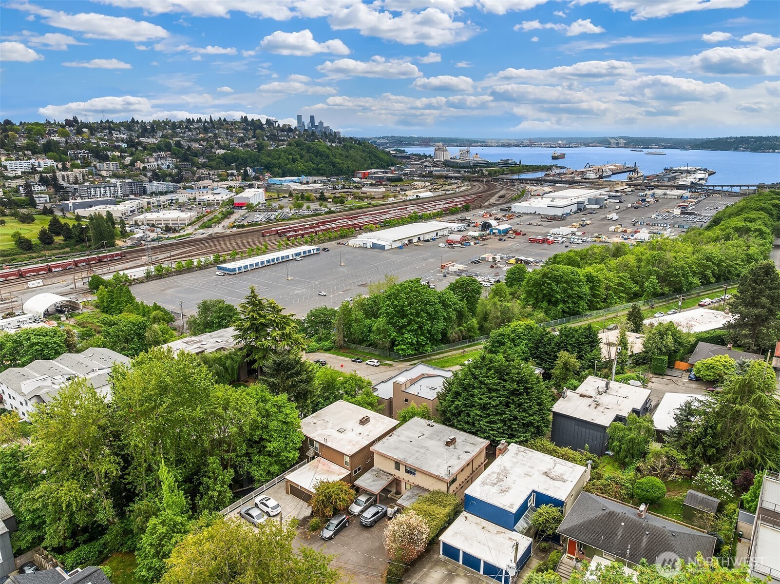 2215 W Raye Street , Seattle, WA 98199