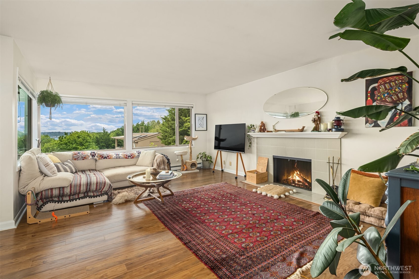 2215 W Raye Street , Seattle, WA 98199