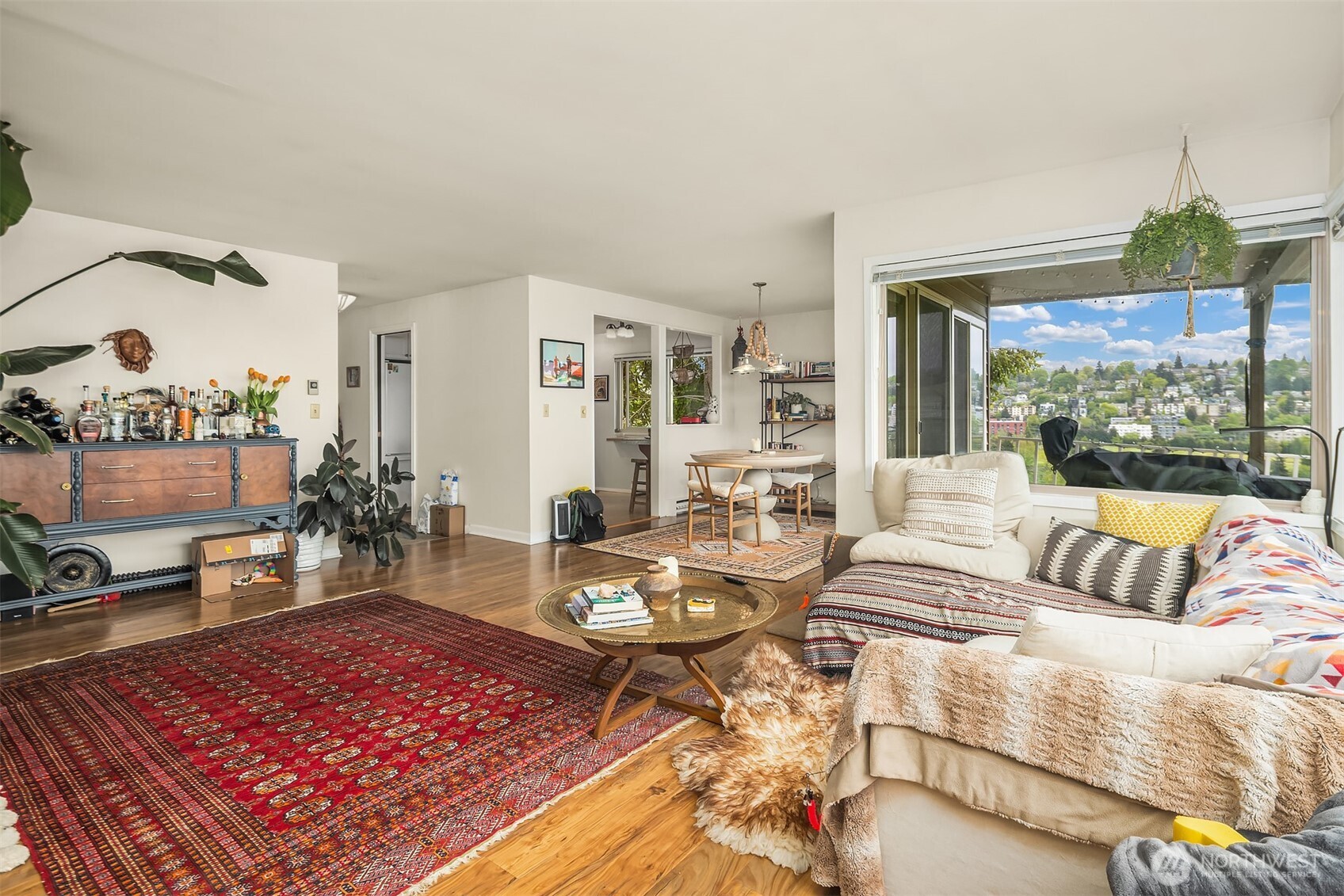 2215 W Raye Street , Seattle, WA 98199