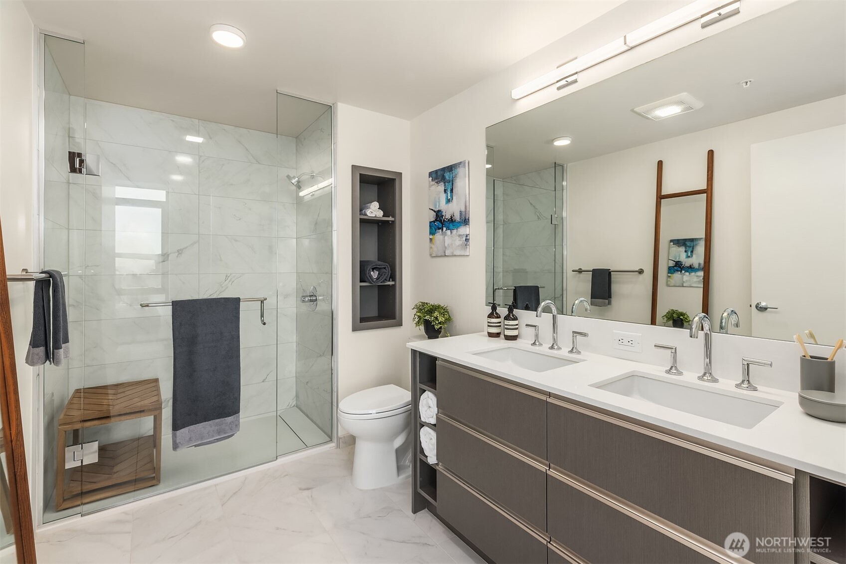 800 Columbia Street #1711, Seattle, WA 98104