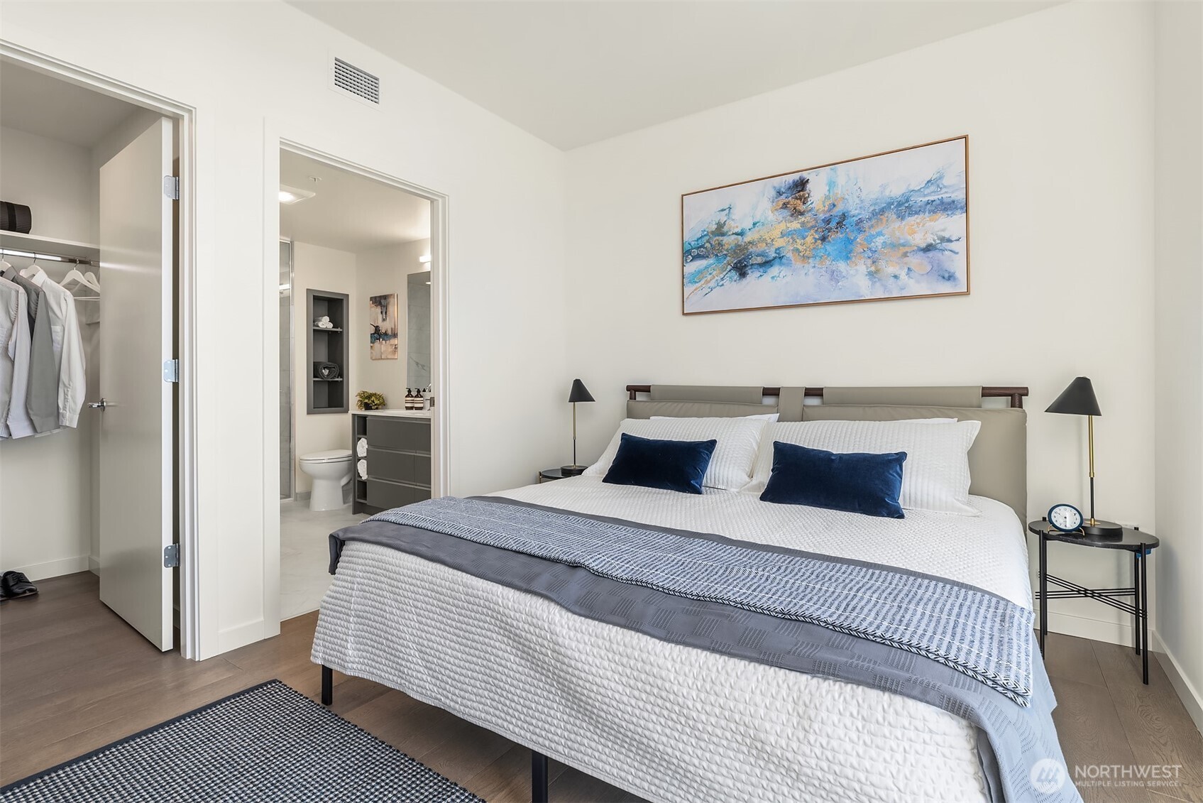 800 Columbia Street #1711, Seattle, WA 98104