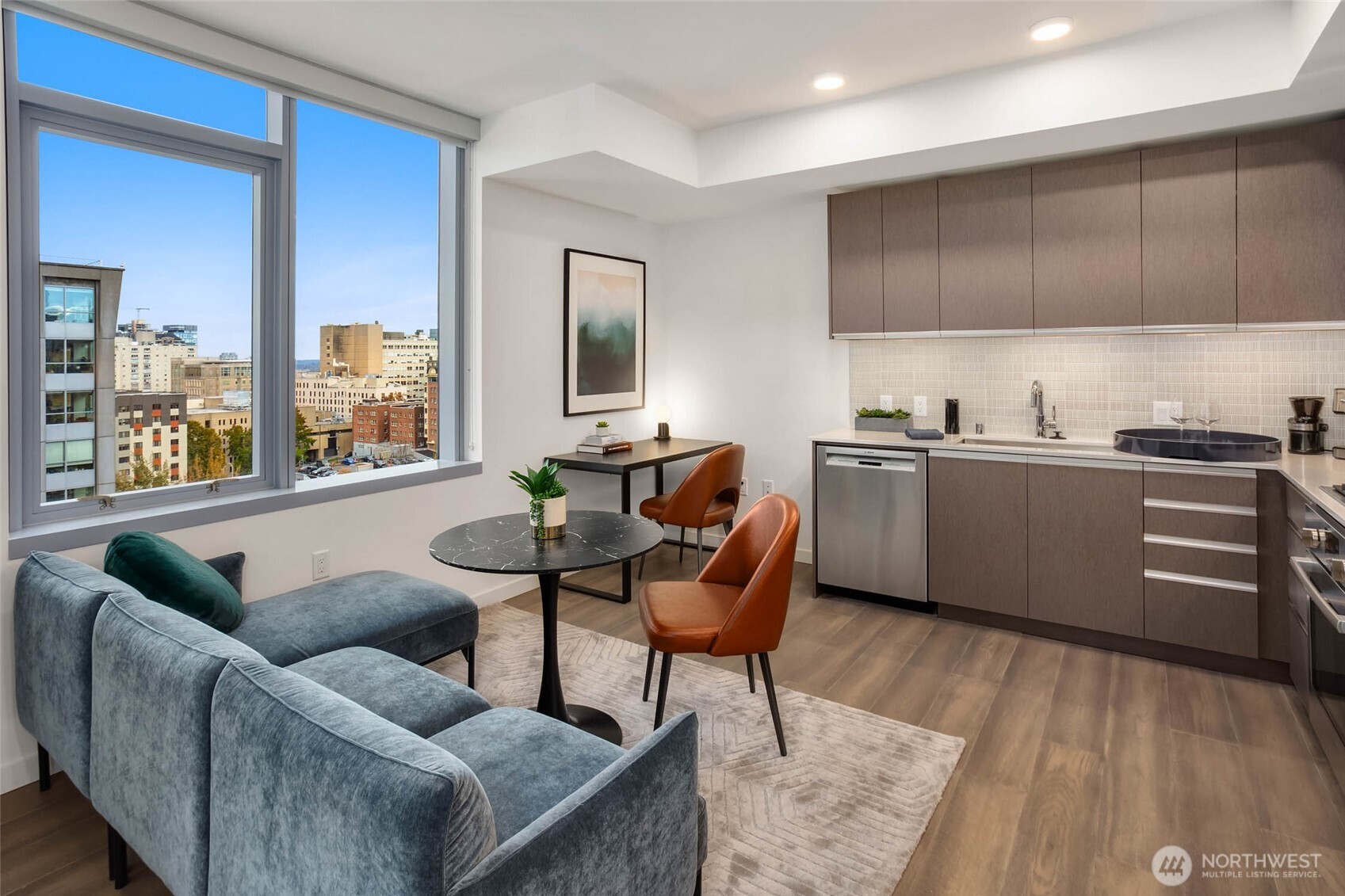 800 Columbia Street #712, Seattle, WA 98104