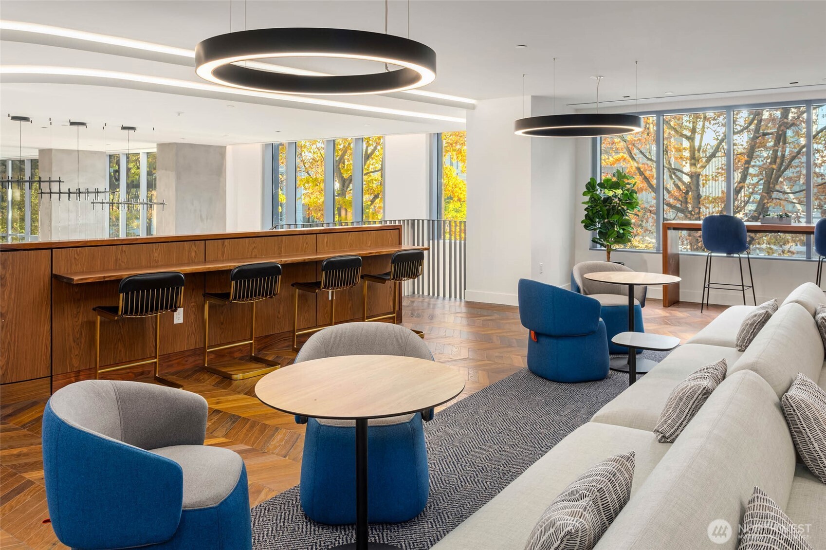 800 Columbia Street #712, Seattle, WA 98104