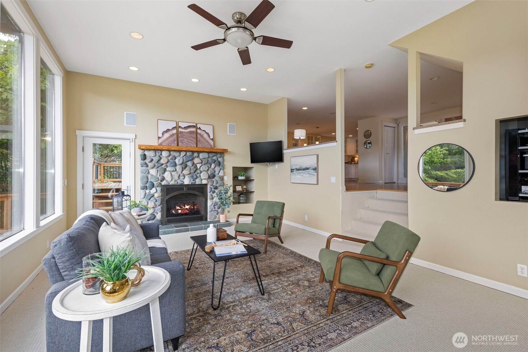21275 Indianola Road NE, Poulsbo, WA 98370