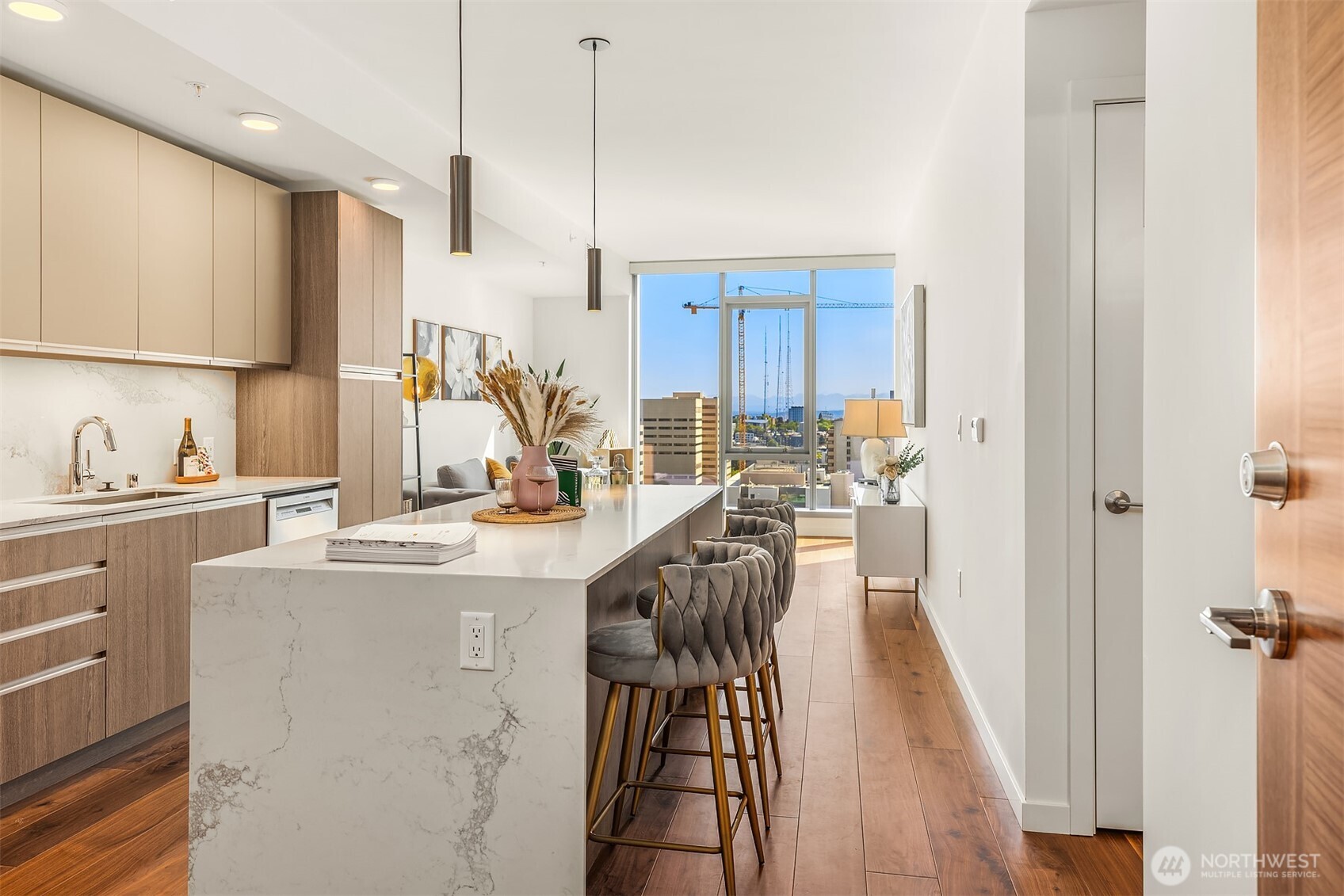 800 Columbia Street #2507, Seattle, WA 98104