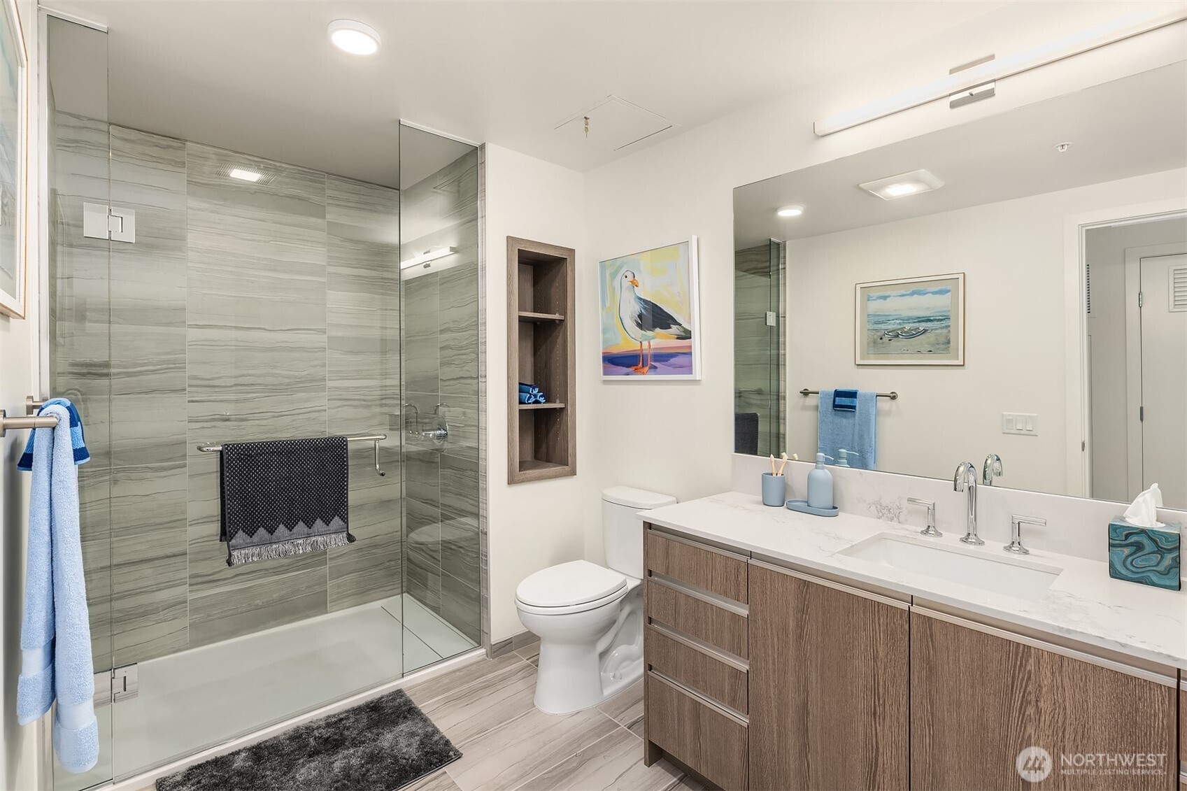 800 Columbia Street #2507, Seattle, WA 98104