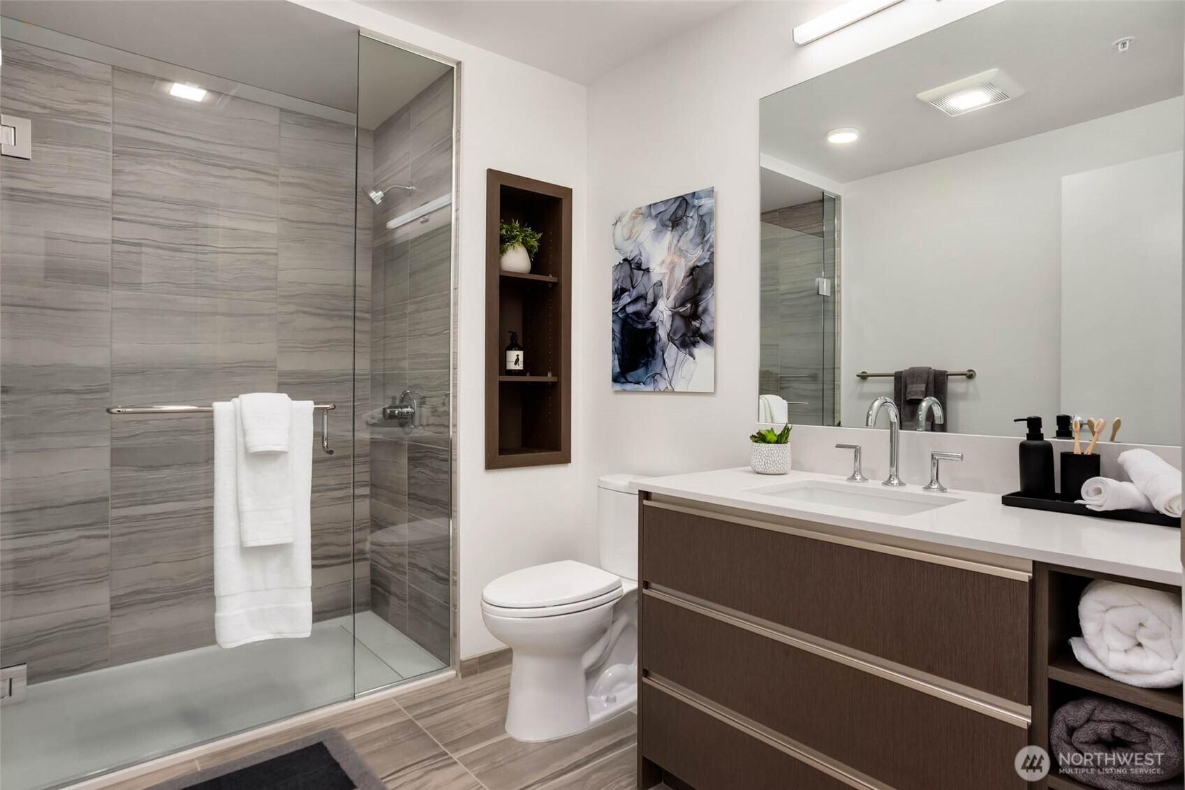 800 Columbia Street #1015, Seattle, WA 98104