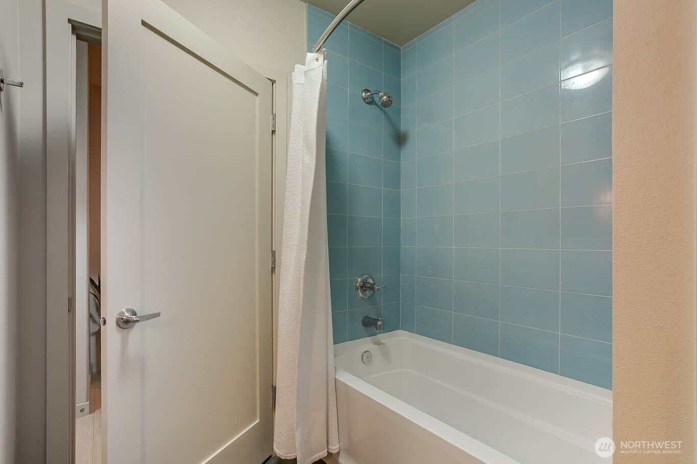 3104 Western Avenue #213, Seattle, WA 98121