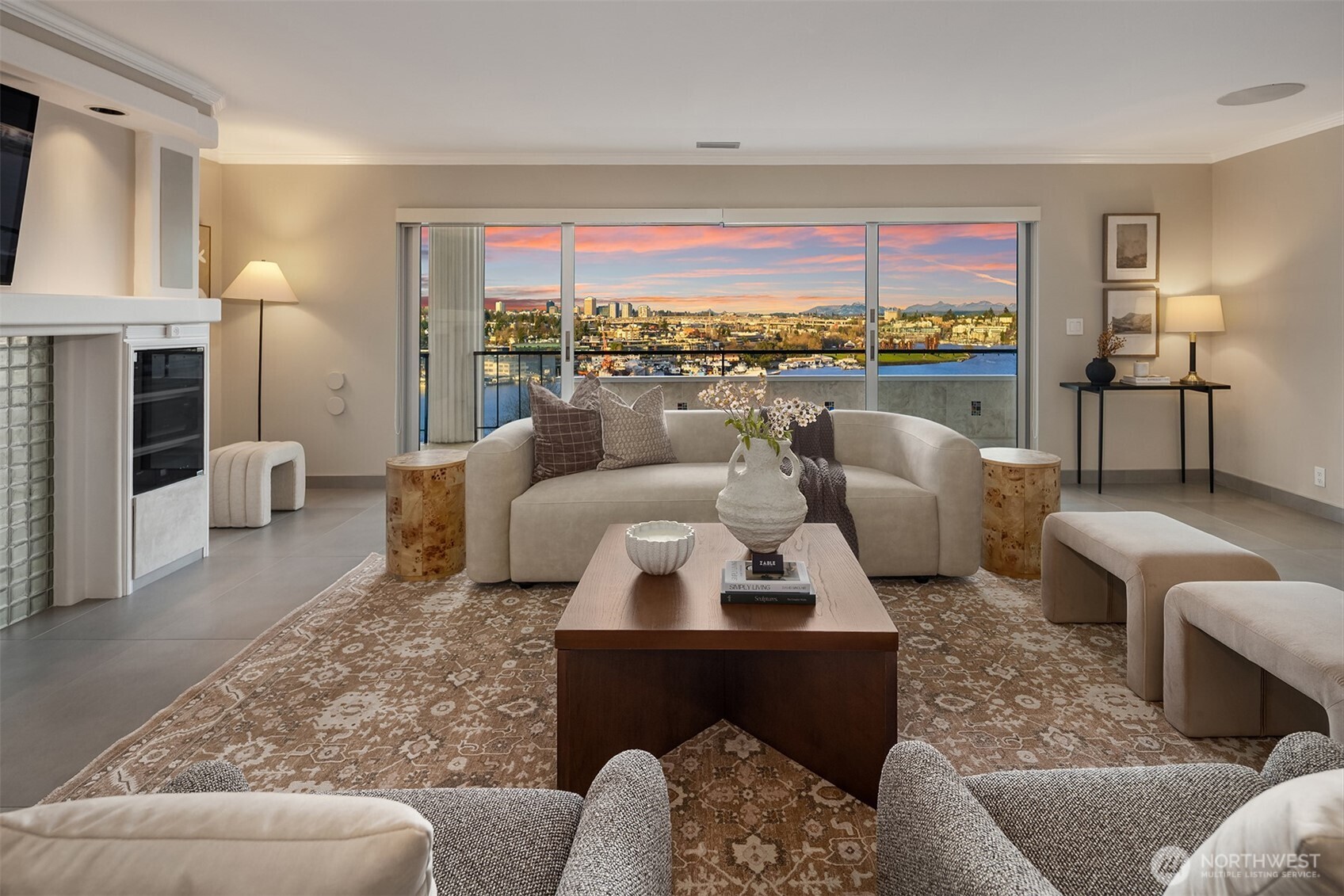 2565 Dexter Avenue N #401, Seattle, WA 98109
