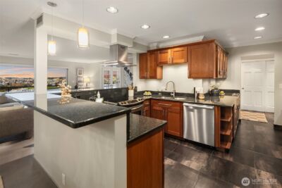 2565 Dexter Avenue N #401, Seattle, WA 98109 - Photo 16