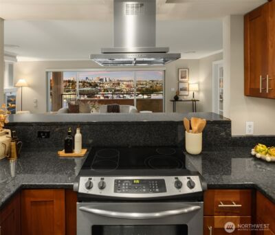 2565 Dexter Avenue N #401, Seattle, WA 98109 - Photo 21