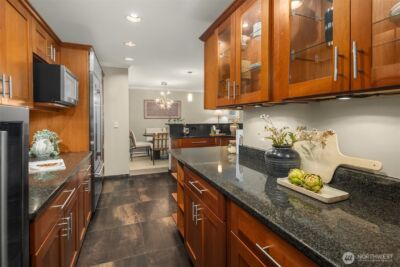 2565 Dexter Avenue N #401, Seattle, WA 98109 - Photo 22