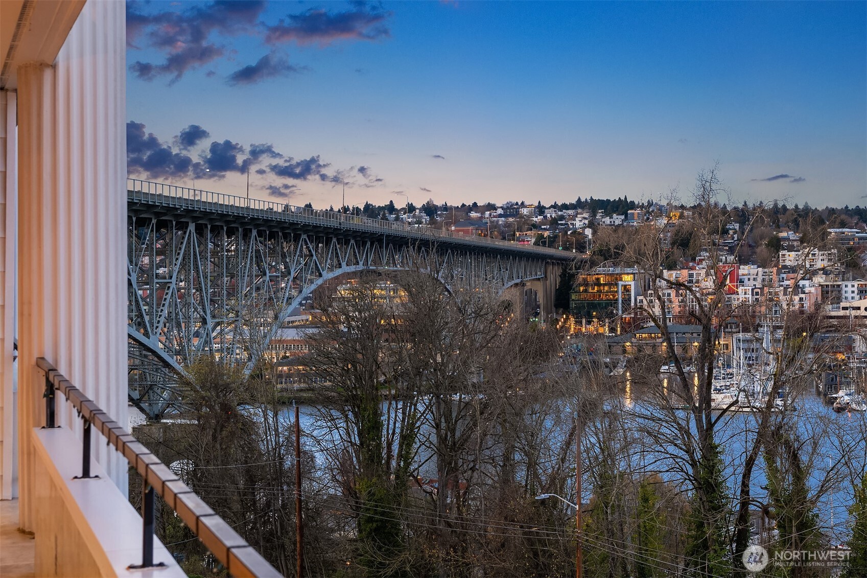 2565 Dexter Avenue N #401, Seattle, WA 98109
