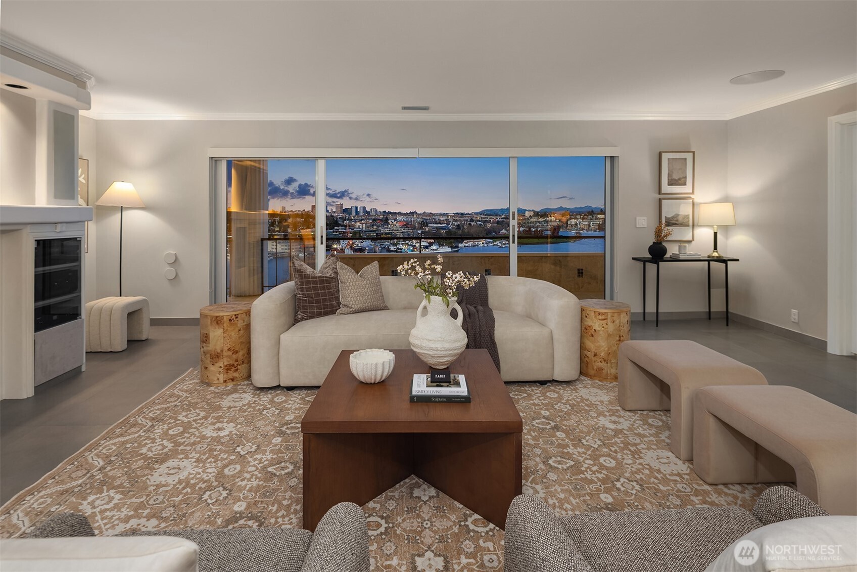 2565 Dexter Avenue N #401, Seattle, WA 98109